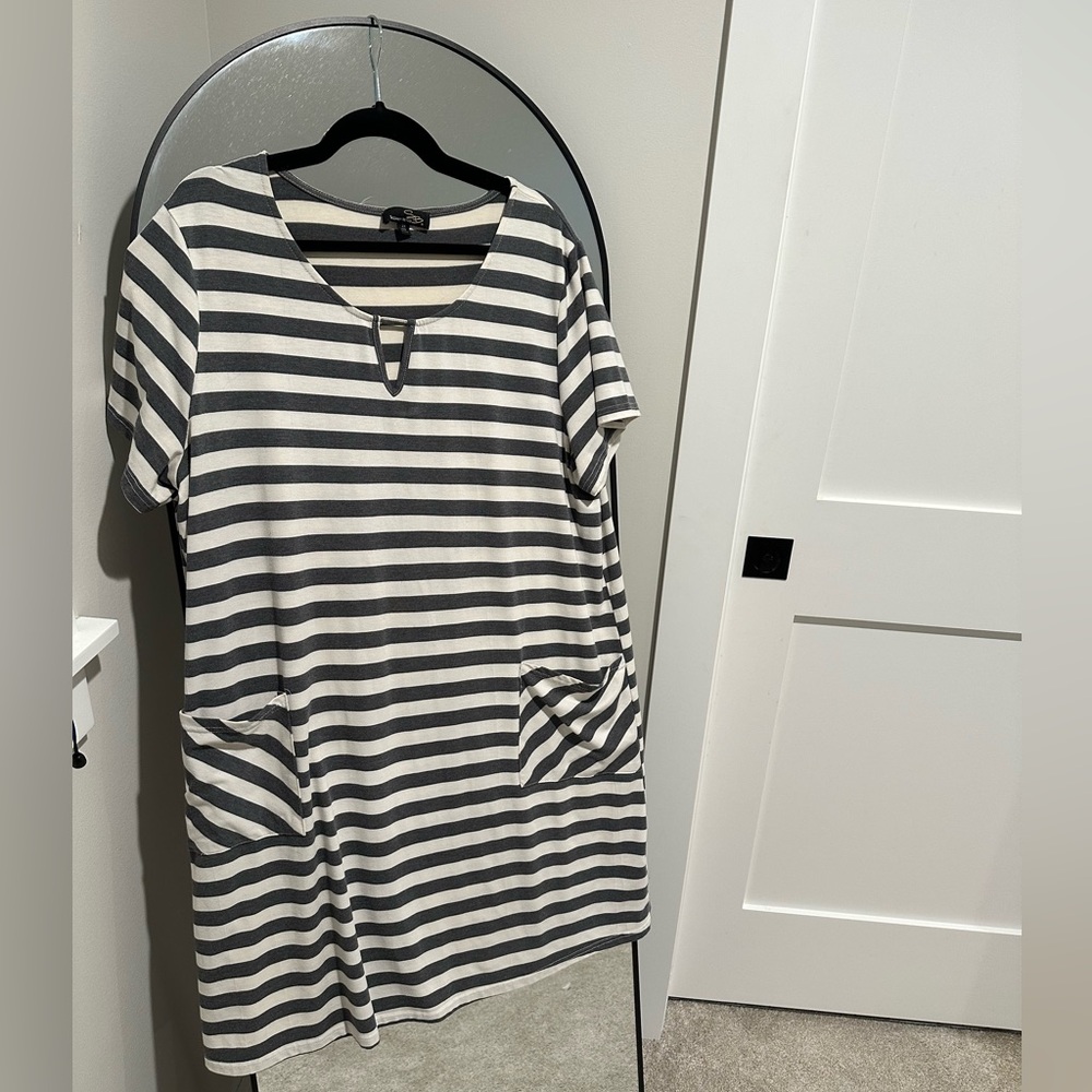 Suzanne Betro Black and White Striped Dress